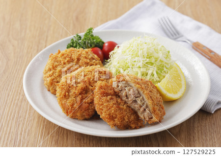 美味的肉末炸肉排 127529225