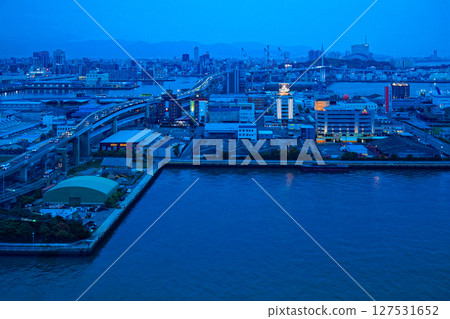 從博多港塔眺望博多灣的夜景 127531652