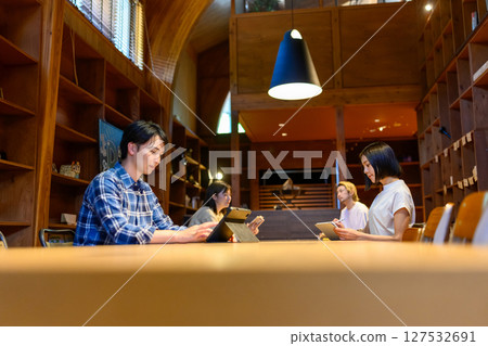 室外的夏天的圖像 127532691