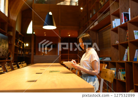 室外的夏天的圖像 127532899