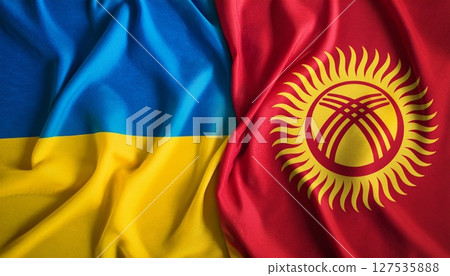 吉爾吉斯和烏克蘭國旗。 吉爾吉斯和烏克蘭國旗。 127535888