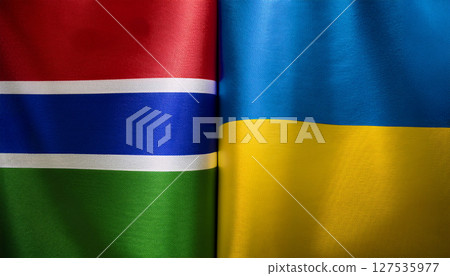 岡比亞國旗和烏克蘭國旗。 127535977