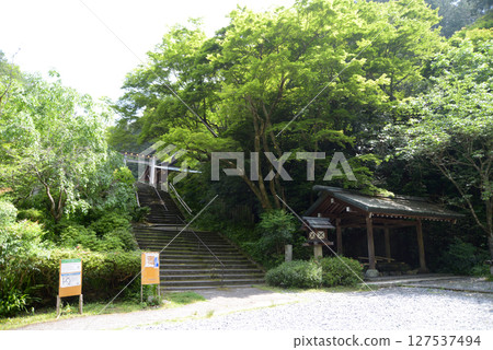 Hyuga Daijingu Shrine entrance, Hinooka, Yamashina Ward, Kyoto City Hyuga Daijingu Shrine entrance, Hinooka, Yamashina Ward, Kyoto City 127537494