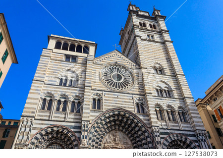Facade of Cathedral of Saint Lawrence in Genoa, Italy 127538073