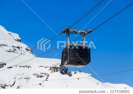 Cable car to the summit of the Schilthorn in Bernese Oberland, Switzerland 127538091