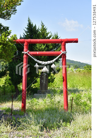 初夏拍攝北海道八雲町尾部八幡宮境內 127538491