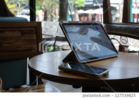 QR code payment, customer using smartphone for paying at shop 127539825