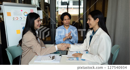 Business partner shaking hands, successful business, employment, new business, job interview, partnership concept 127540934