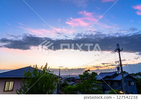 Beautiful sunset in downtown Nara ⑦ 127542238