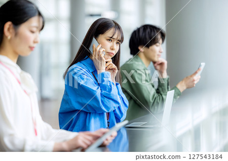 Business woman, work, counter, trouble Business woman, work, counter, trouble 127543184