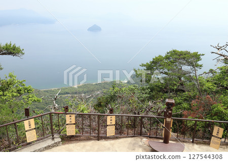 從宮島獅子岩展望台眺望的景色（廣島縣二十日市嚴島神社） 127544308