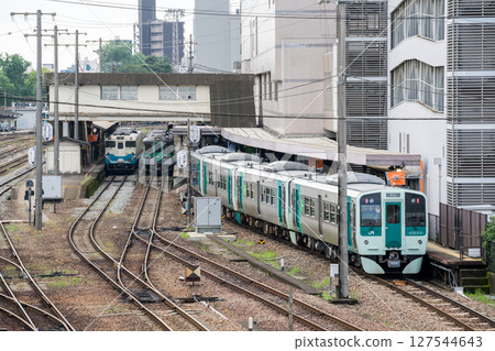 [Tokushima Line] Local trains stopping at Tokushima Station 127544643