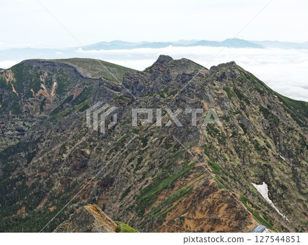 六月從赤岳眺望橫岳和淺間山（20250612083838） 127544851
