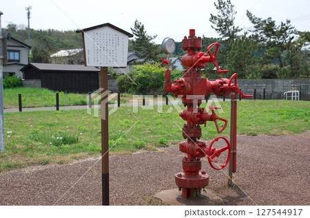 新潟縣出雲崎町：石油業發祥地紀念公園/人工井“聖誕樹” 127544917