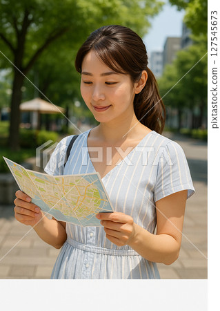 Women see the map 127545673