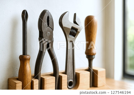 標記時間流逝的工具、常用工具的圖像、螺絲起子、鉗子 127546194
