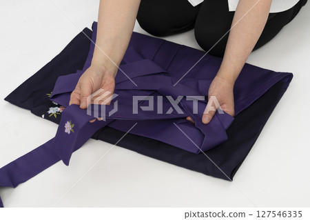 如何折疊女士袴 - 成功折疊 如何折疊女士袴 - 成功折疊 127546335