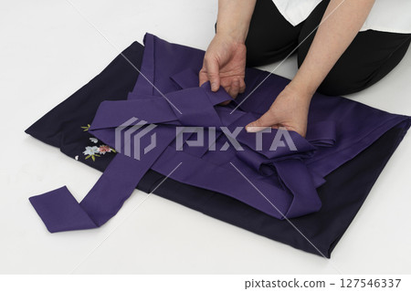 如何折疊女士袴 - 成功折疊 如何折疊女士袴 - 成功折疊 127546337