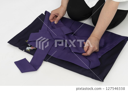 如何折疊女士袴 - 成功折疊 如何折疊女士袴 - 成功折疊 127546338