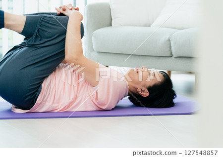 Middle-aged women doing training 127548857
