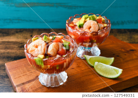 雞尾酒蝦(Coctel de Camarones)(墨西哥菜) 雞尾酒蝦(Coctel de Camarones)(墨西哥菜) 127549331
