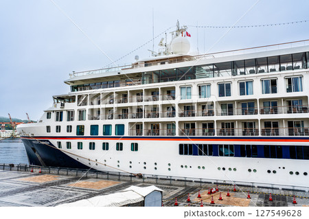 Nagasaki Port Cruise Ship Arrival (Hanseatic Inspiration) Matsugae Pier [Nagasaki City] 127549628