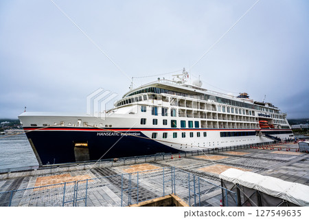 長崎港遊輪抵達（漢薩靈感號）松枝碼頭 [長崎市] 127549635