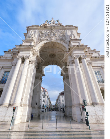 葡萄牙，里斯本，奧古斯塔街，商業廣場，五月清晨，雨後 127551921