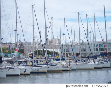 葡萄牙里斯本碼頭遊艇港口 葡萄牙里斯本碼頭遊艇港口 127552074