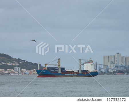 Ships at the mouth of the Tagus River, Lisbon, Portugal 127552272