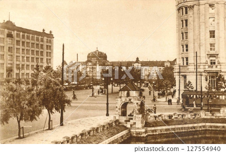 Old photo from 1932, in front of Tokyo Station, Gyoko-dori street 127554940