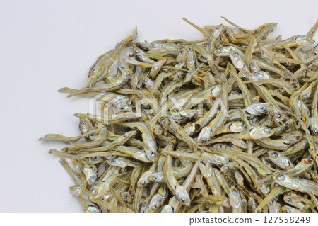 乾沙丁魚為你的餐桌增添色彩 127558249