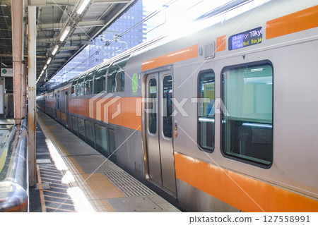 中央線、快速列車、綠色車廂 127558991