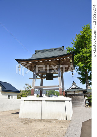 Photographing the grounds of Onyasan Toryu-ji Temple in Yakumo Town, Hokkaido in early summer 127559274