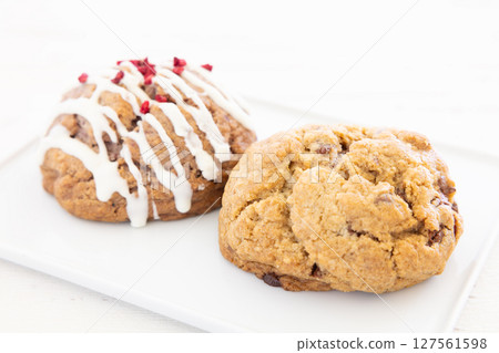 Delicious scones 127561598