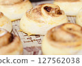 在家製作的新鮮出爐的麵包 127562038