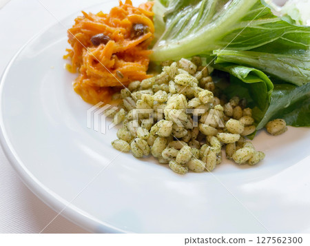 Healthy salad with carrot salad and barley Healthy salad with carrot salad and barley 127562300