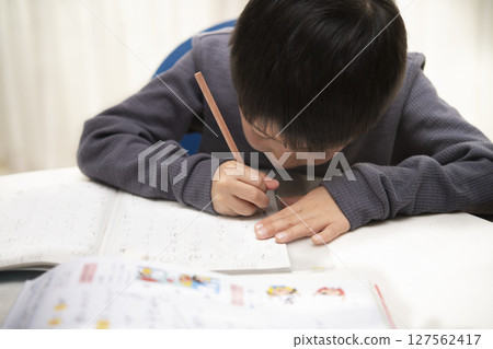 一個孩子 127562417
