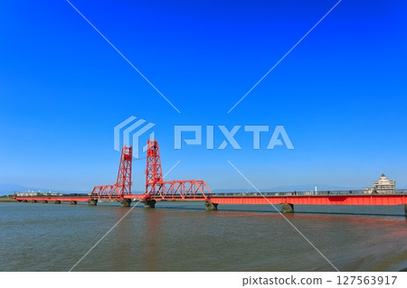 [Saga Prefecture] Chikugo River Lifting Bridge on a clear day 127563917