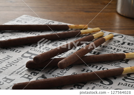 Winter Melt-in-your-mouth Pocky with cocoa finish 127564028