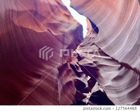 [Arizona] The fantastic rock formations of Antelope Canyon 127564468