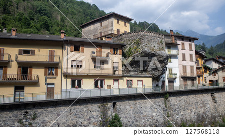 Orobic Alps, mountain landscapes, north italy  127568118