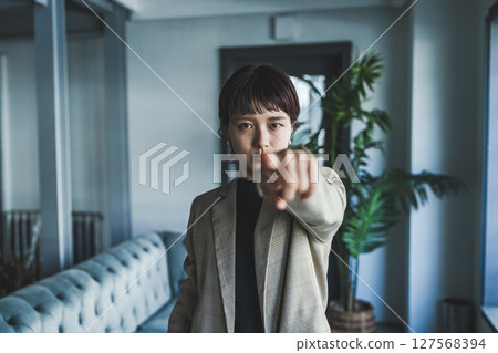 發號施令的女人 127568394
