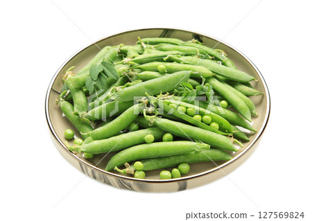 Fresh green peas in bowl isolated on white background, healthy green vegetable or legume 127569824