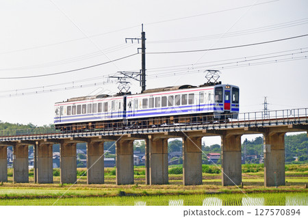 Hokuetsu Express Hokuhoku Line Kubiki - Saigata Hokuetsu Express HK100-7 + HK100-2 127570894