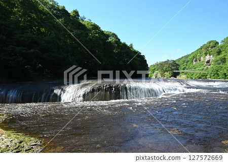 群馬縣初夏的吹割瀑布 127572669