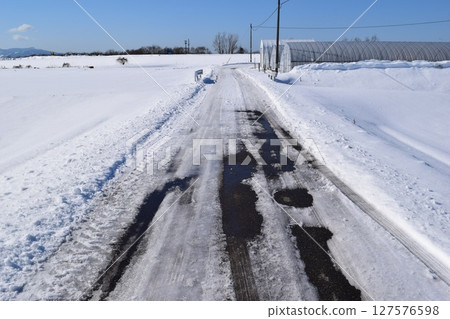 山形縣大雪地區的道路 127576598