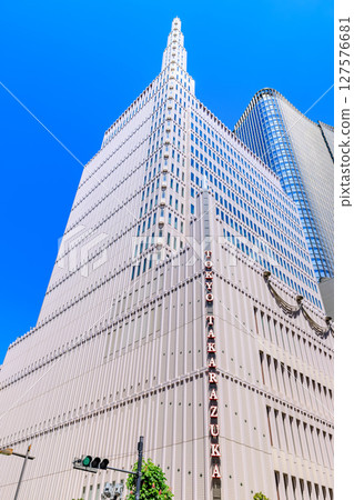 Tokyo, Chiyoda Ward, Yurakucho cityscape, Tokyo Takarazuka Building Tokyo, Chiyoda Ward, Yurakucho cityscape, Tokyo Takarazuka Building 127576681