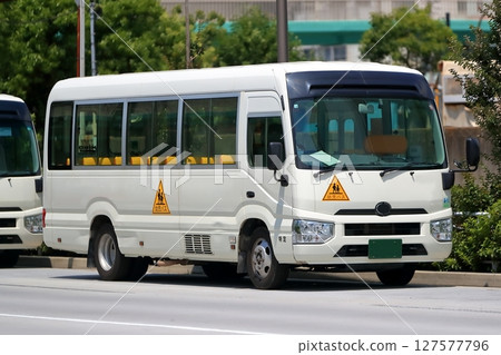 幼兒園巴士 127577796
