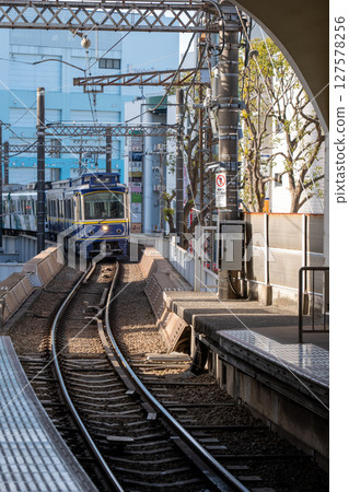 Kanagawa Enoshima Electric Railway 127578256